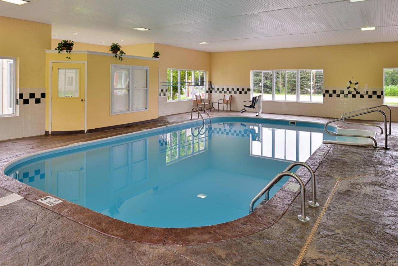 Red Roof Inn Sandusky - Milan Zewnętrze zdjęcie